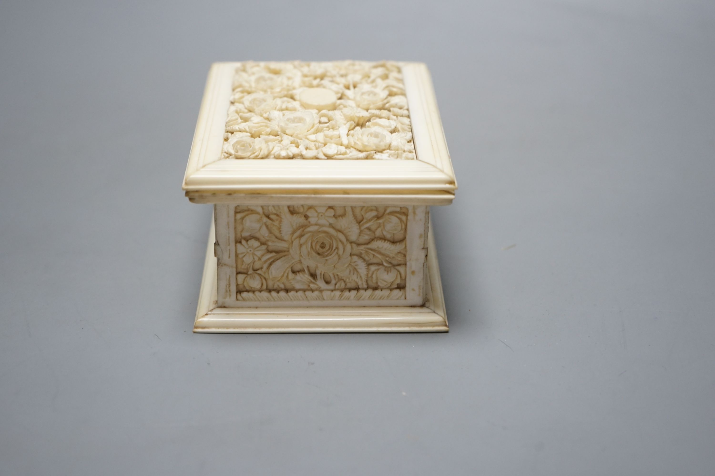 A 19th century carved Ivory Cantonese box, 12.5 cms wide.